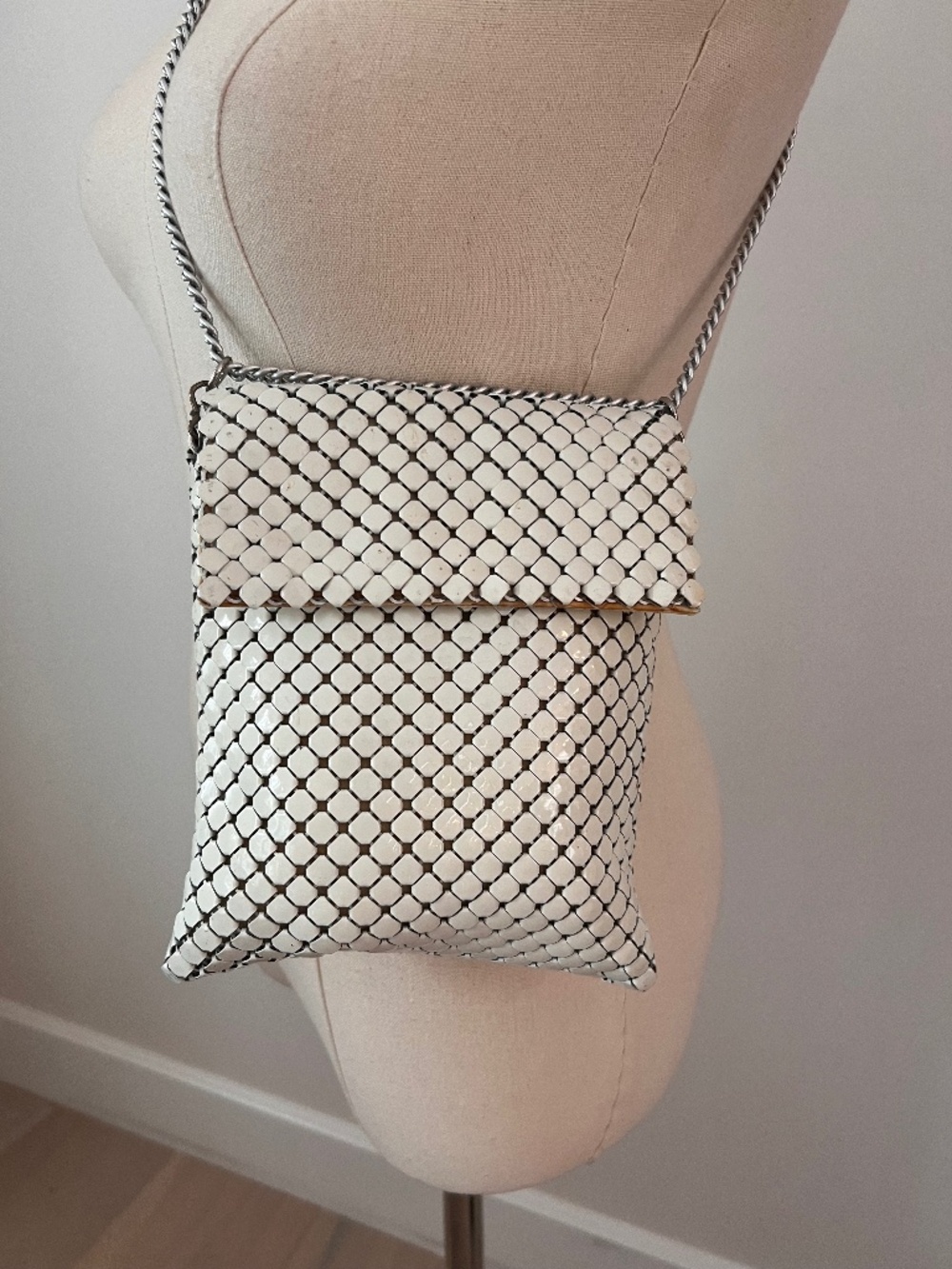 Vintage Whiting & Davis White Enamel Metal Mesh Crossbody Flap Bag